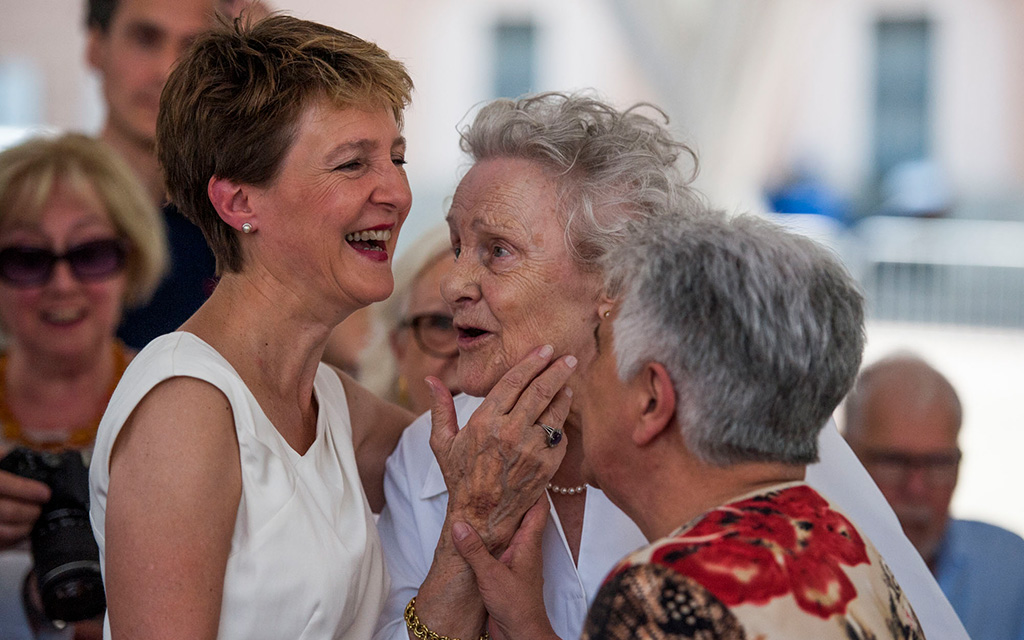 Bellinzona: conversazione con la gente (Foto: CME)